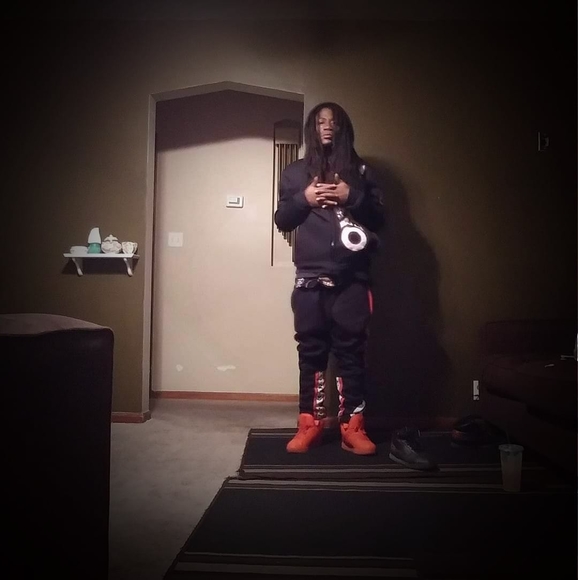 Meet your Posher, Jonathan - Picture 1 of 1